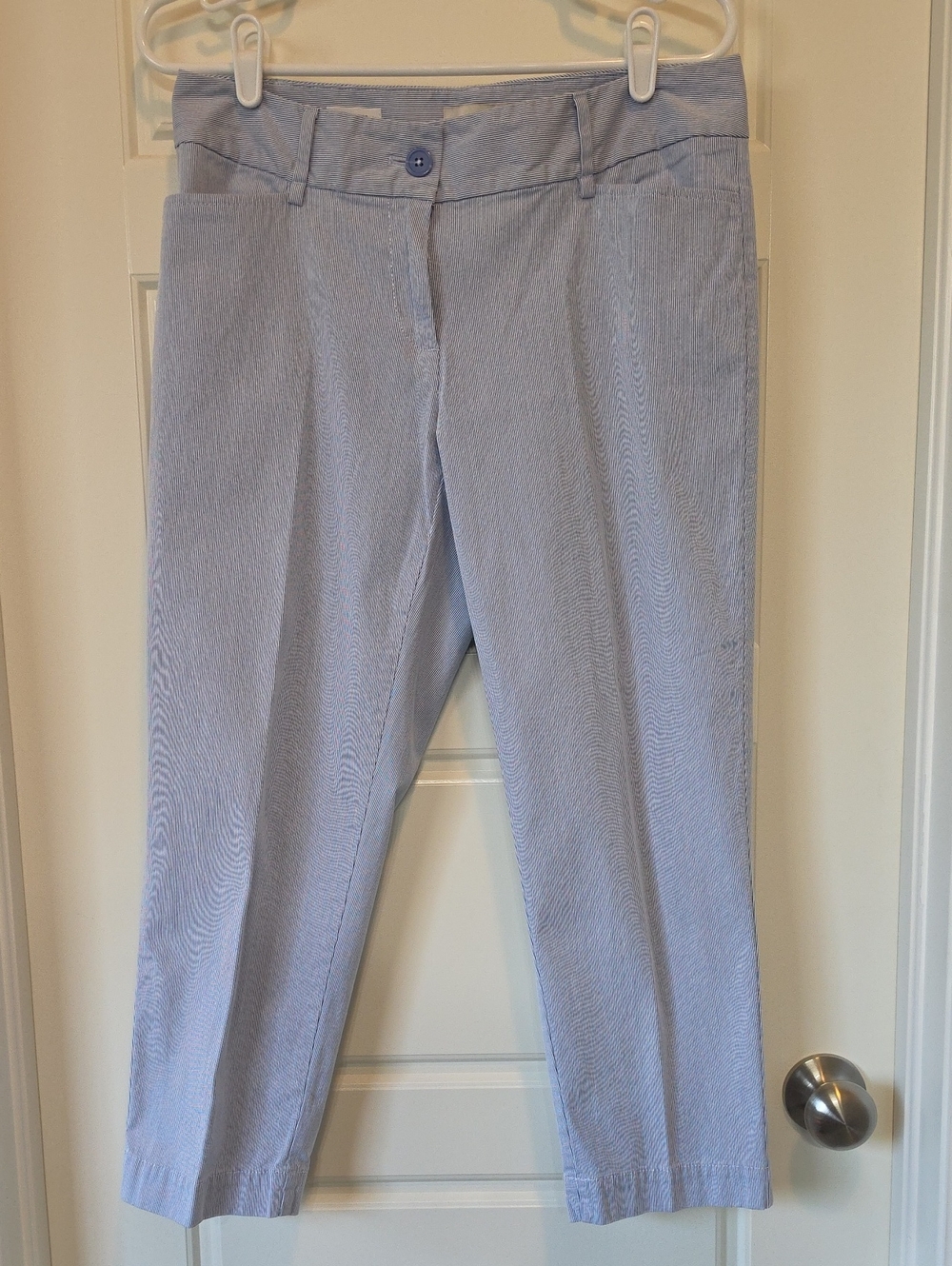 Loft Women's Seer Sucker Pinstripe Cropped Pants - Curvy 4